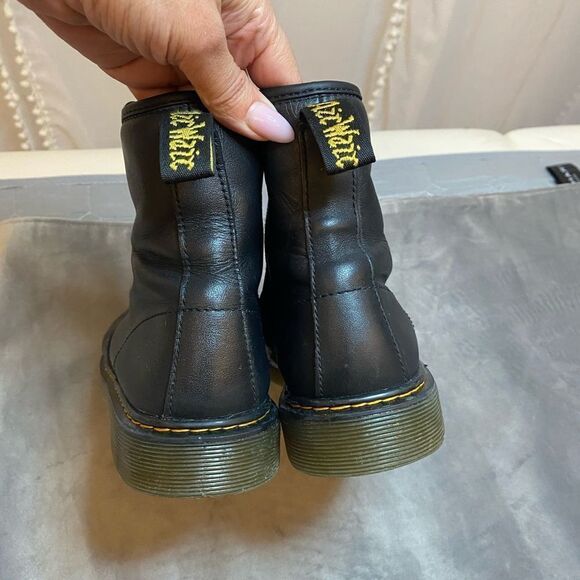 Dr. Martens genuine leather boots, size 7 - Picture 4 of 8